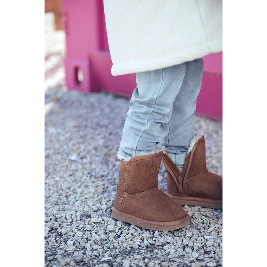 Jeans met een used effect en achterzakken in kattenvorm voor meisjes. 