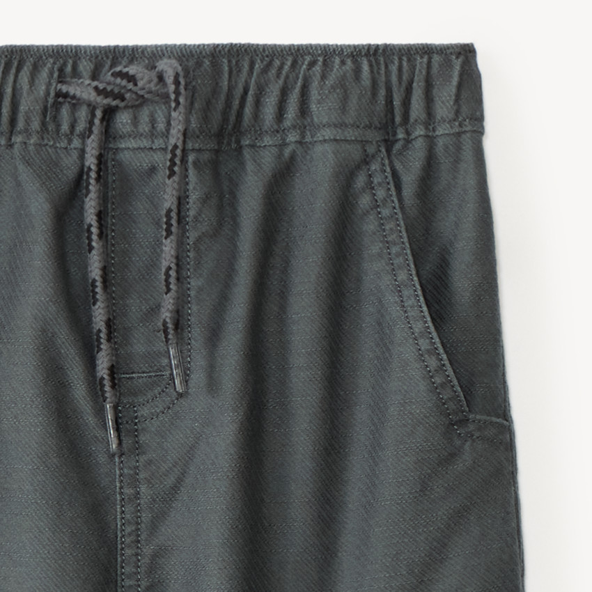 Rechthoekige broek met cargopockets jongens. 