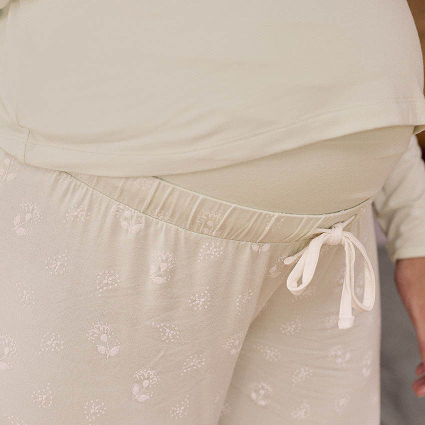 Zwangerschaps pyjamabroek met bloemen 