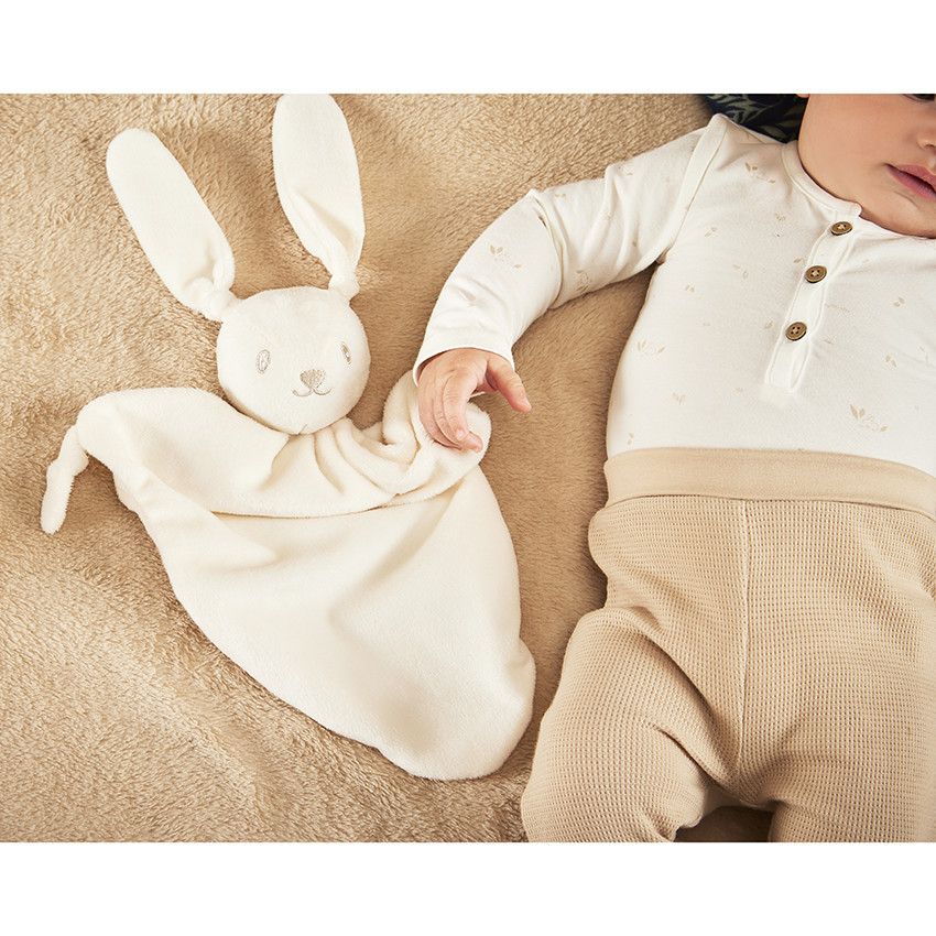 Doudou bébé fille lapin avec son mouchoir vendu par 2