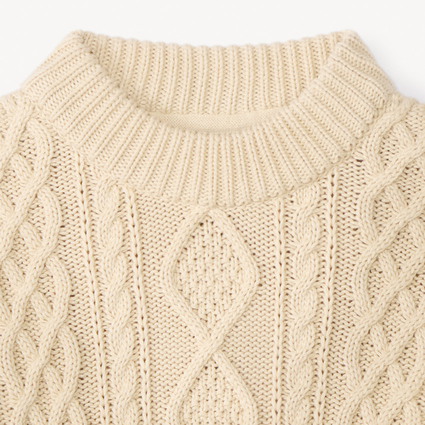 Gebreide trui met vlechteffect en tweekleurige biezen voor jongens 