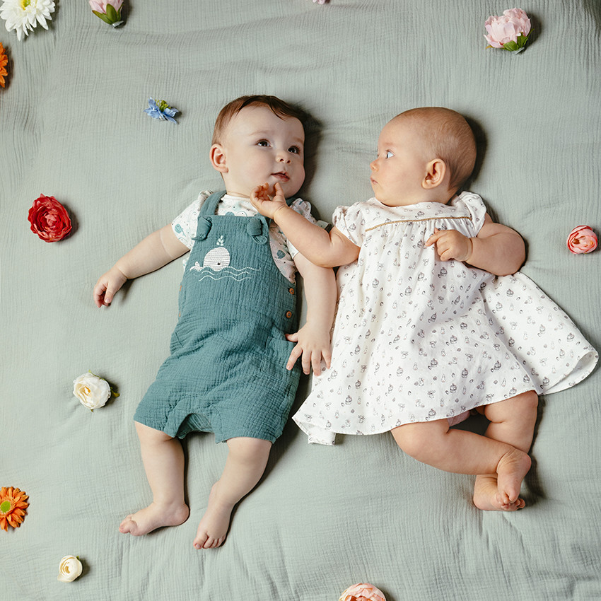 Ensemble avec robe imprimée lapins et bloomer 