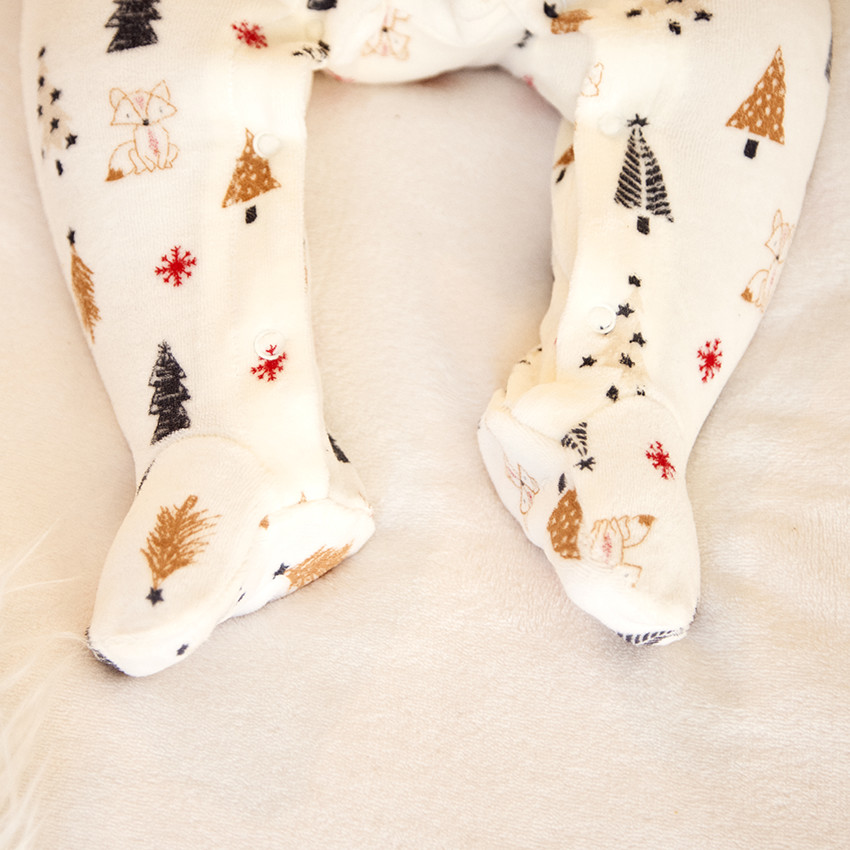 Pyjama in fluweel met kerstmotief voor baby 