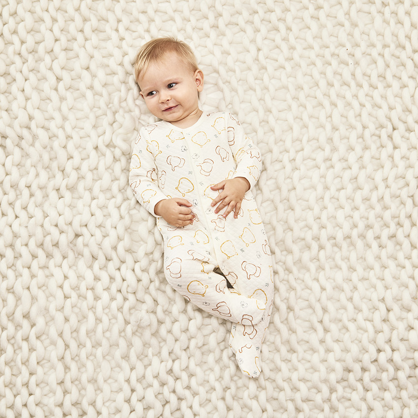 Pyjama bedrukt met dieren voor baby jongen met verschillende openingen afhankelijk van de leeftijd 