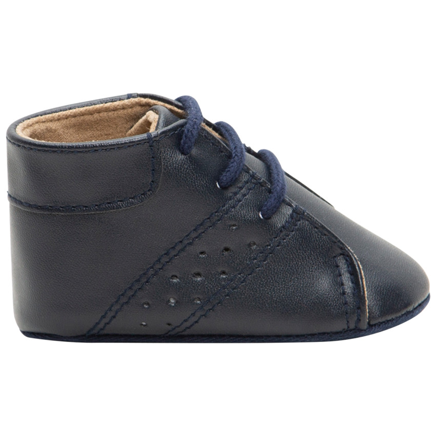 Soepele laarsjes met ledereffect en veters 