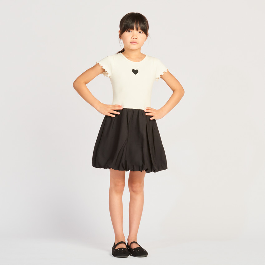 Jurk met korte mouwen in twee materialen met plissé bolrok effect 