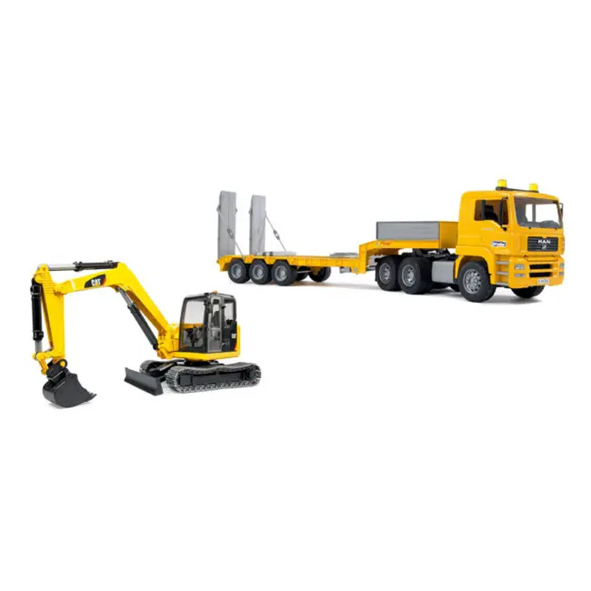 Camion de transport man avec plateforme et mini pelleteuse Caterpillar 