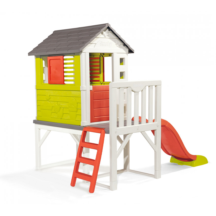 Maison pilotis d'extérieur avec toboggan 