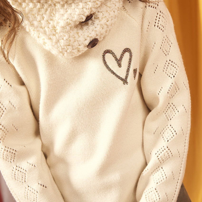 Trui in gebreid met borduursel voor meisjes 