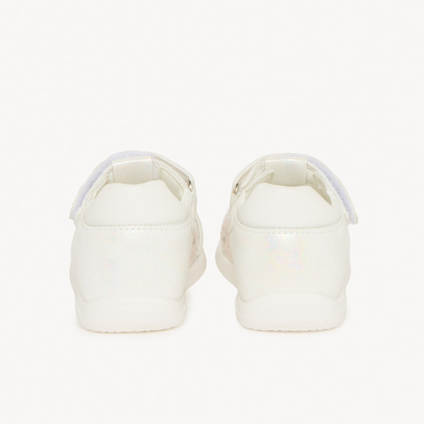 Nu-pieds en cuir à petit motif cœur pour bébé fille 