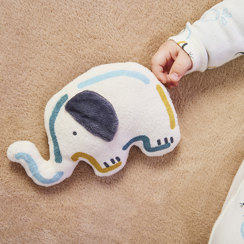 Pluche rammelaar olifant van fluweel voor babyjongen 