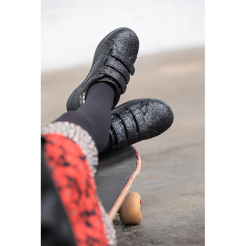 Baskets basses à paillettes noires et triple scratch du 28 au 38 