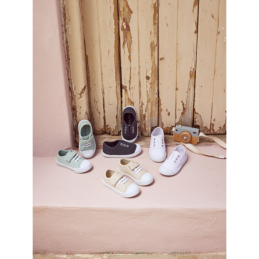 Lage sneakers van stof met elastische veters en klittenband voor baby jongen 