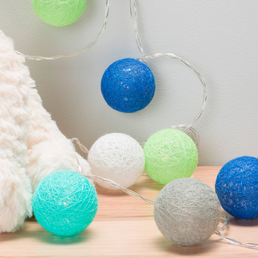 Guirlande lumineuse à leds avec boules contrastées 