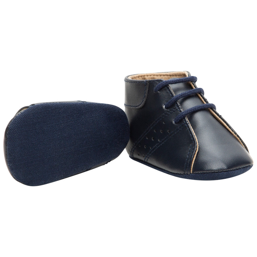 Soepele laarsjes met ledereffect en veters 