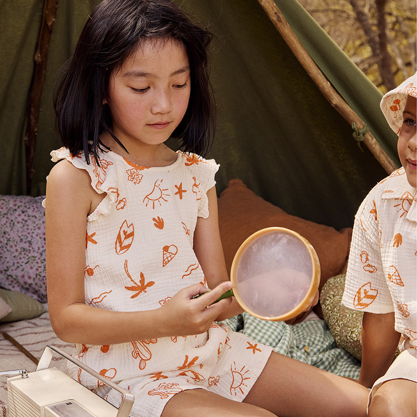 Korte jumpsuit in fantasie tetra voor meisjes 