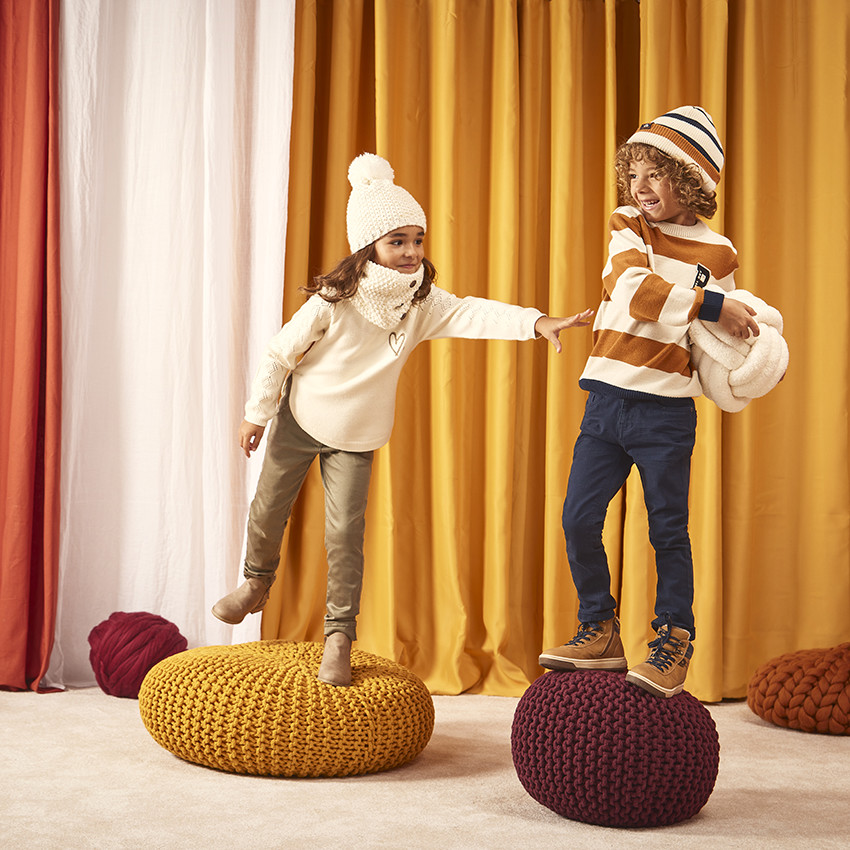Bonnet en tricot à rayures pour garçon 