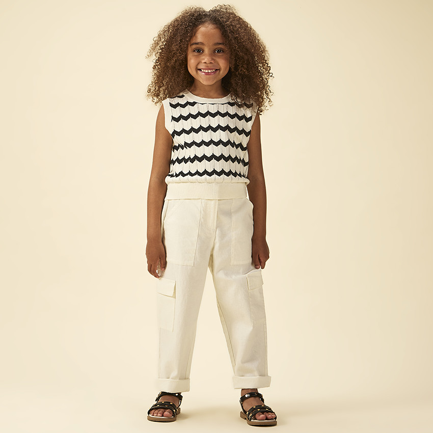 Trui zonder mouwen in opengewerkt breiwerk met zigzagpatroon voor meisjes 