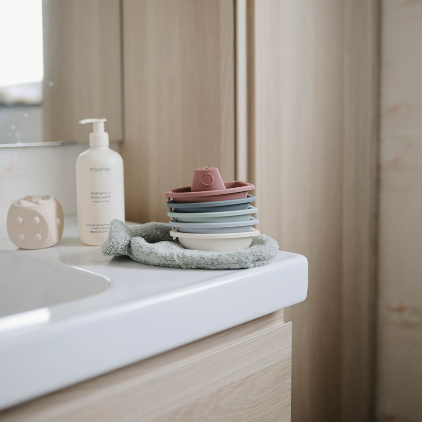 Set de 5 petits bateaux de bain originaux 