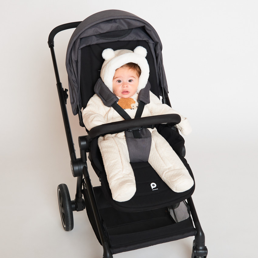 Pilotenpak met egeltje borduursel voor babyjongens met verschillende afwerkingen afhankelijk van de leeftijd 