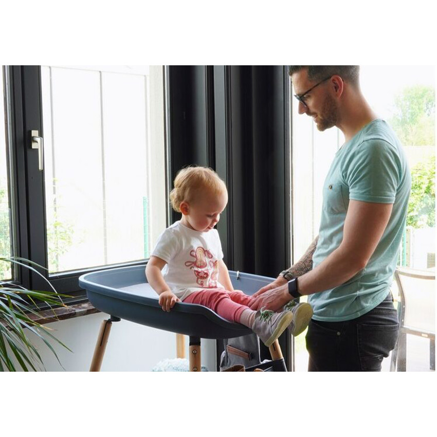 Commode Balneo Shady Grey met strak design en stevige houten poten 