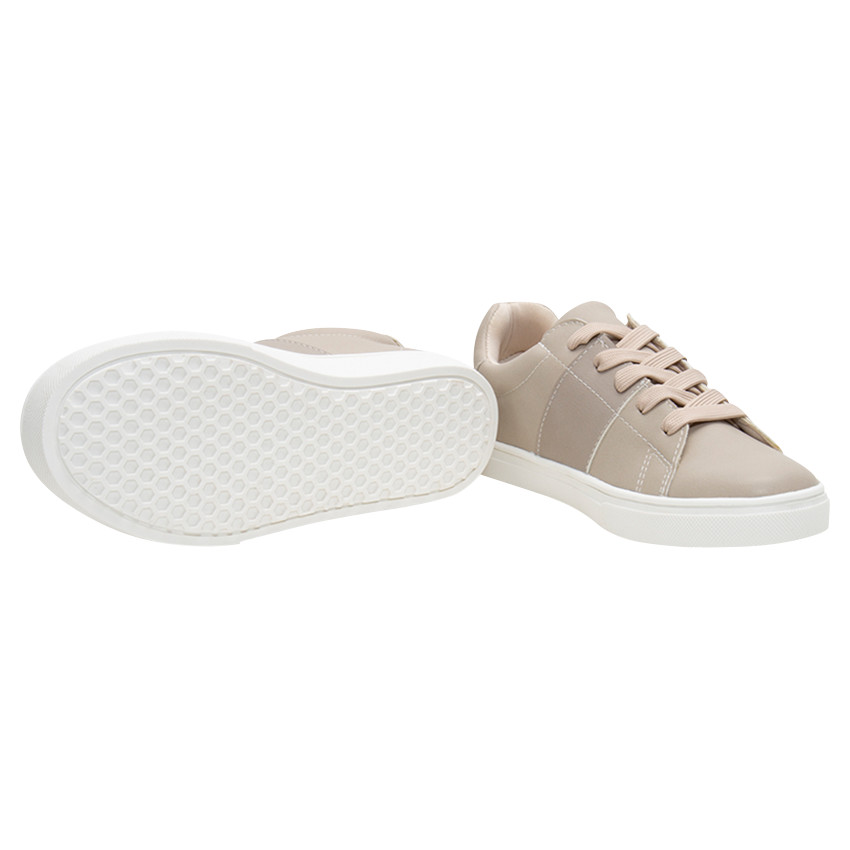 Lage, effen sneakers met veters van maat 28 tot en met 35 