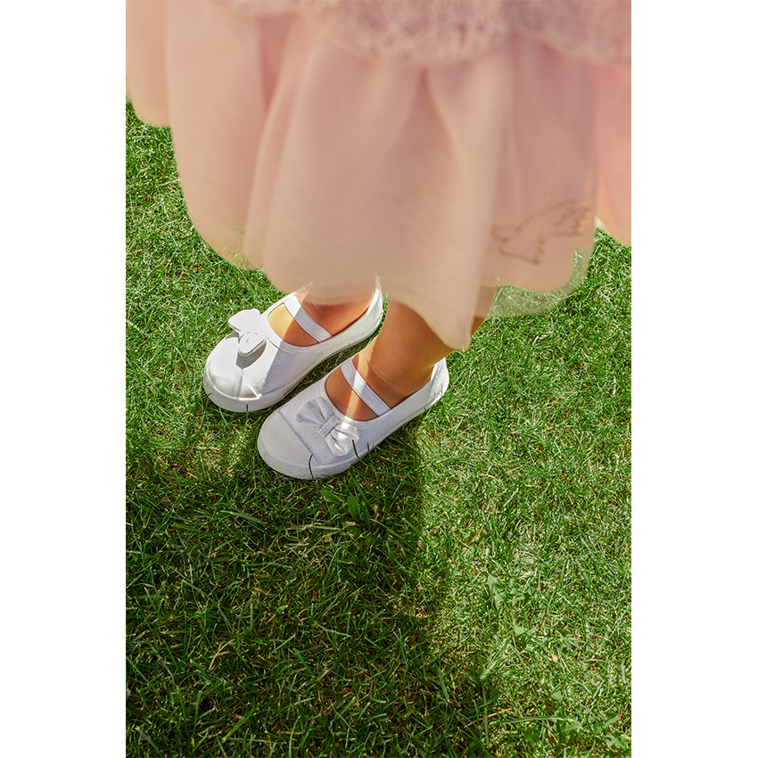 Linnen zomerschoenen met elastiek en strik, van maat 28 tot en met 35 