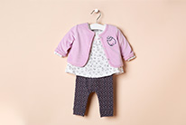 Cute little cats 1-12 mois